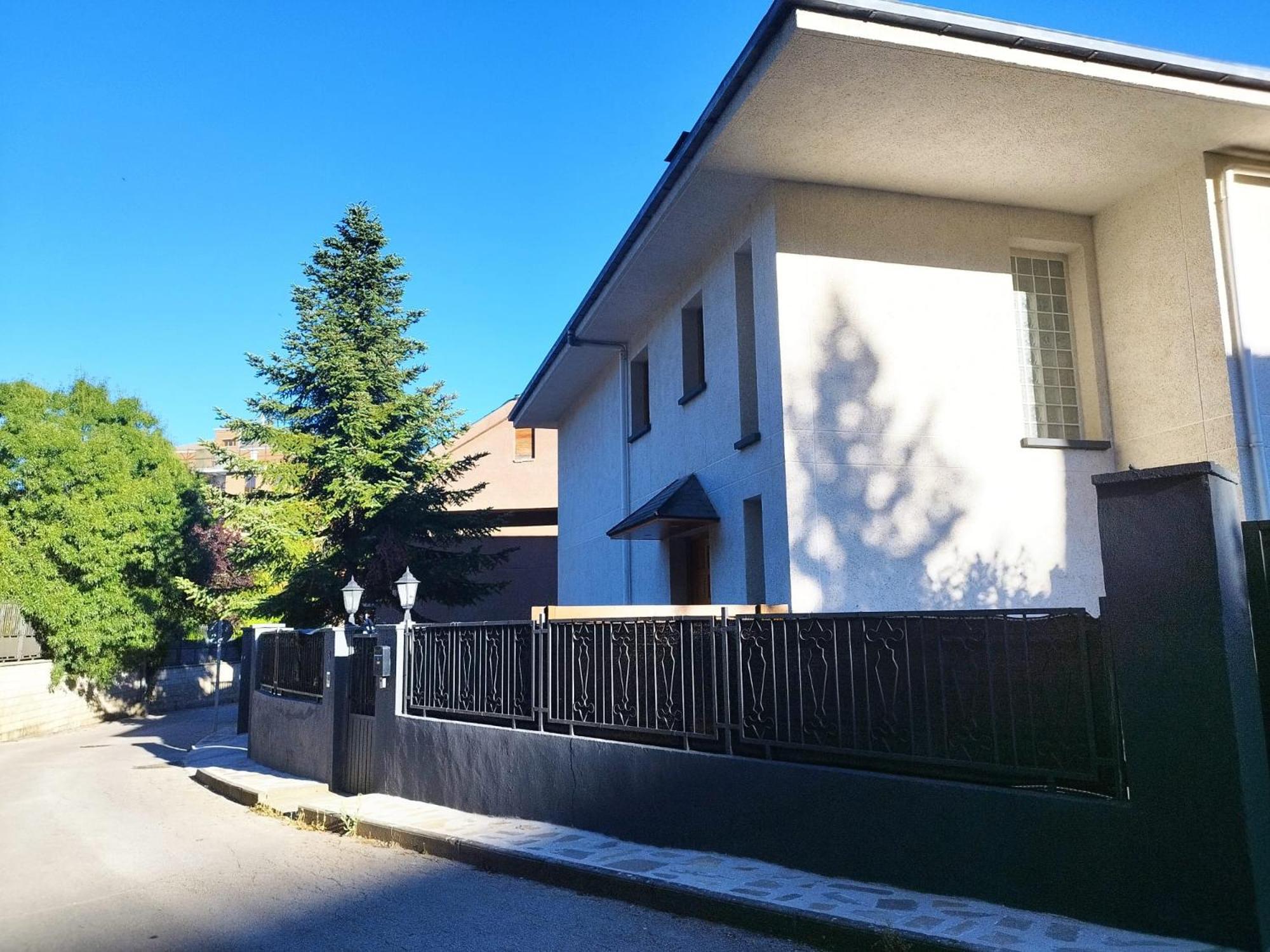 Villa San Lure Хака Екстер'єр фото